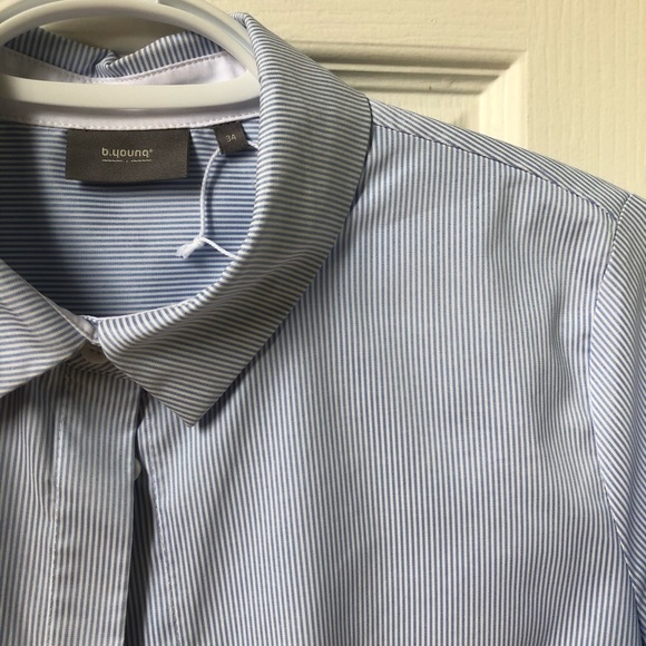 Button up blouse - Picture 2 of 2